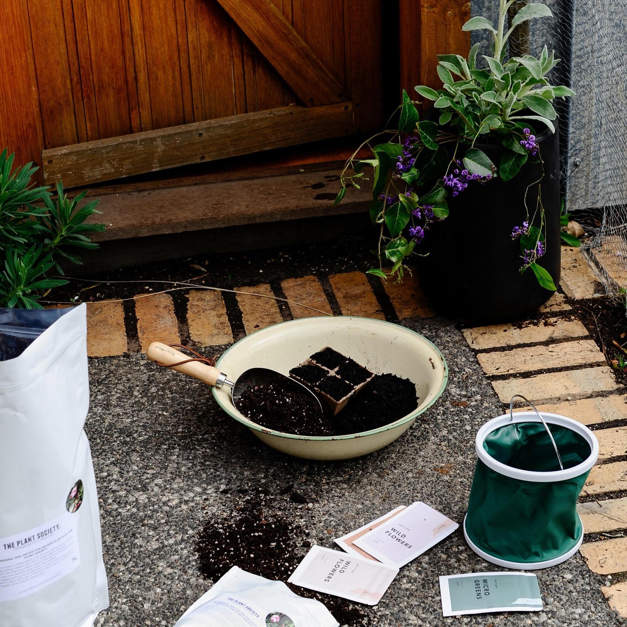 Premium Blend Potting Mix by The Plant Society - THE PLANT SOCIETY