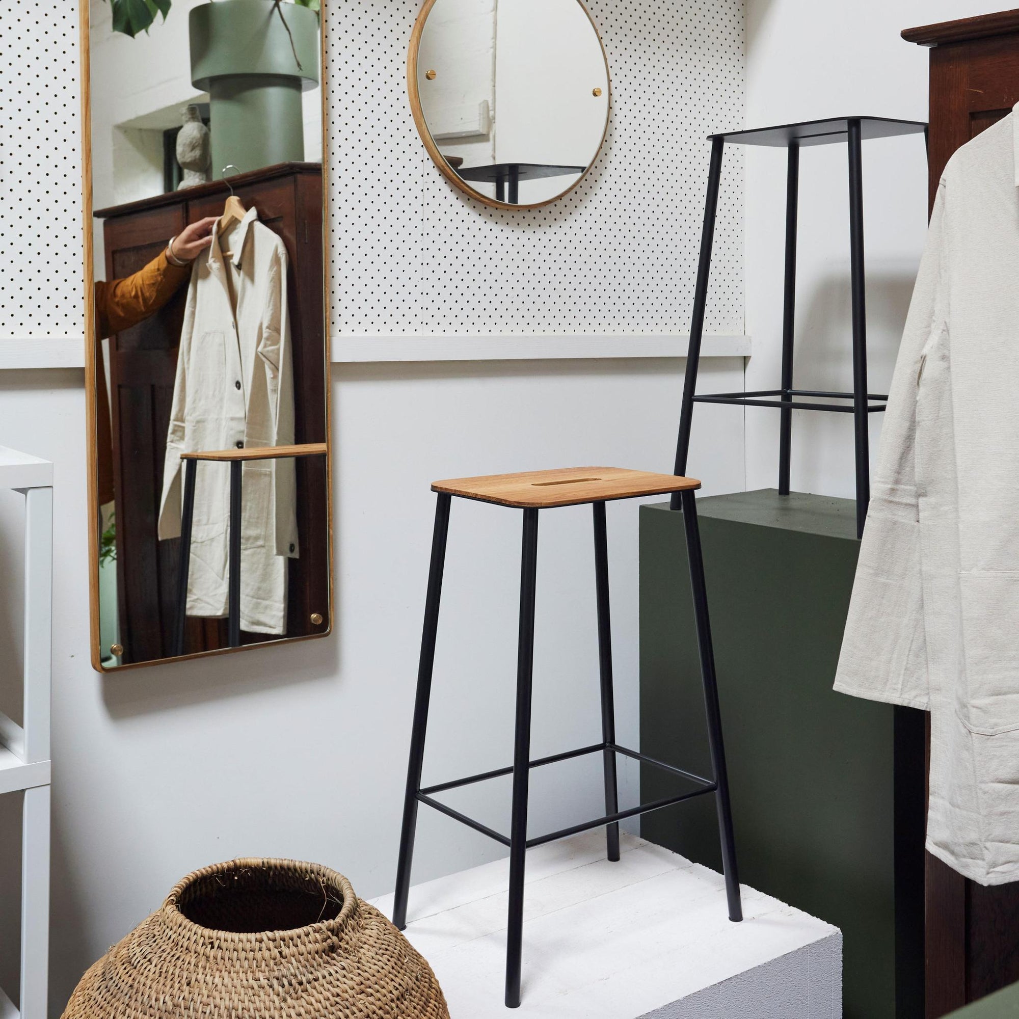 IN-STOCK |Adam Stool Mono| Black by FRAMA