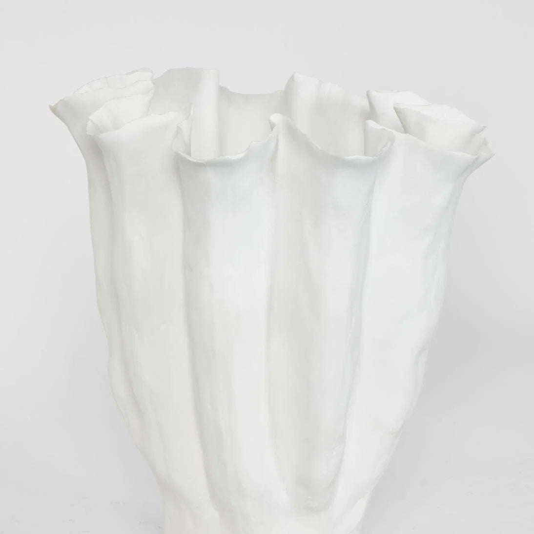Small Axel Vase in White