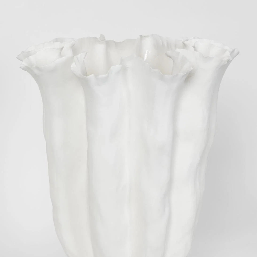 Large Axel Vase in White