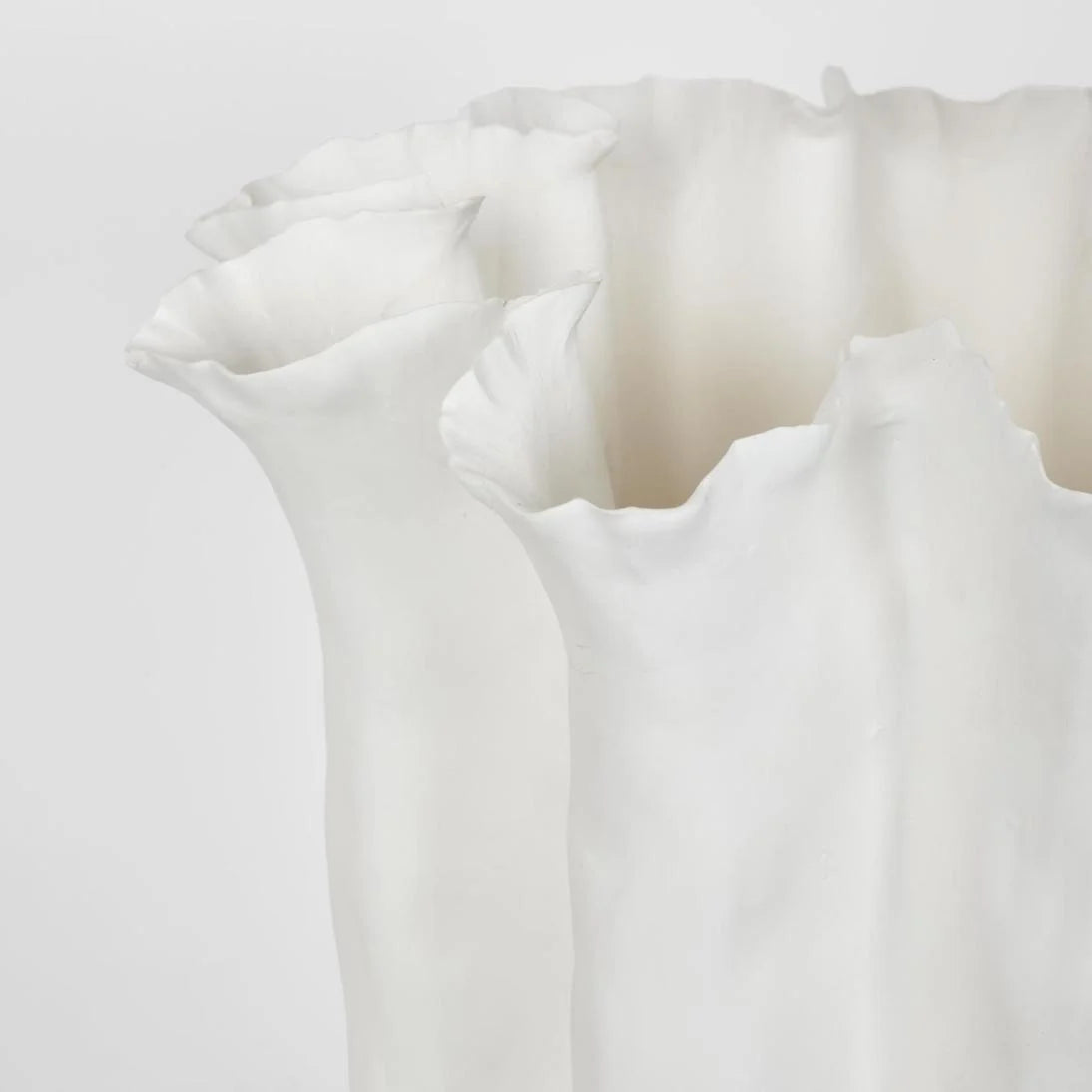 Large Axel Vase in White