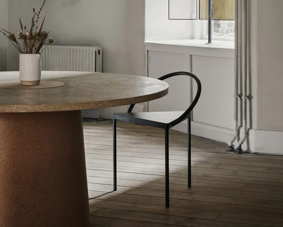 IN-STOCK |Triangolo Chair Black by FRAMA I FURNITURE I The IN-STOCK |Triangolo Chair Black by FRAMA I FURNITURE I The