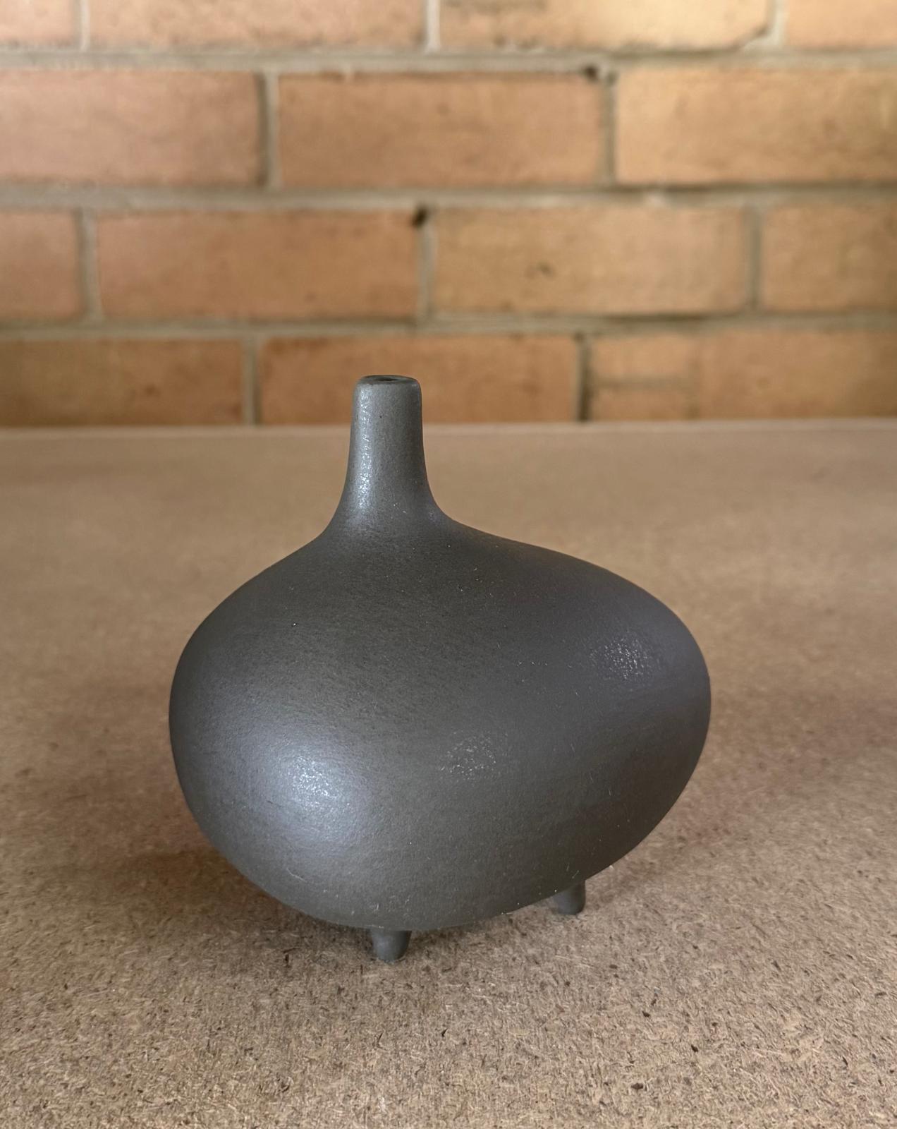 Binter Vase by Buzzby &amp; Fang