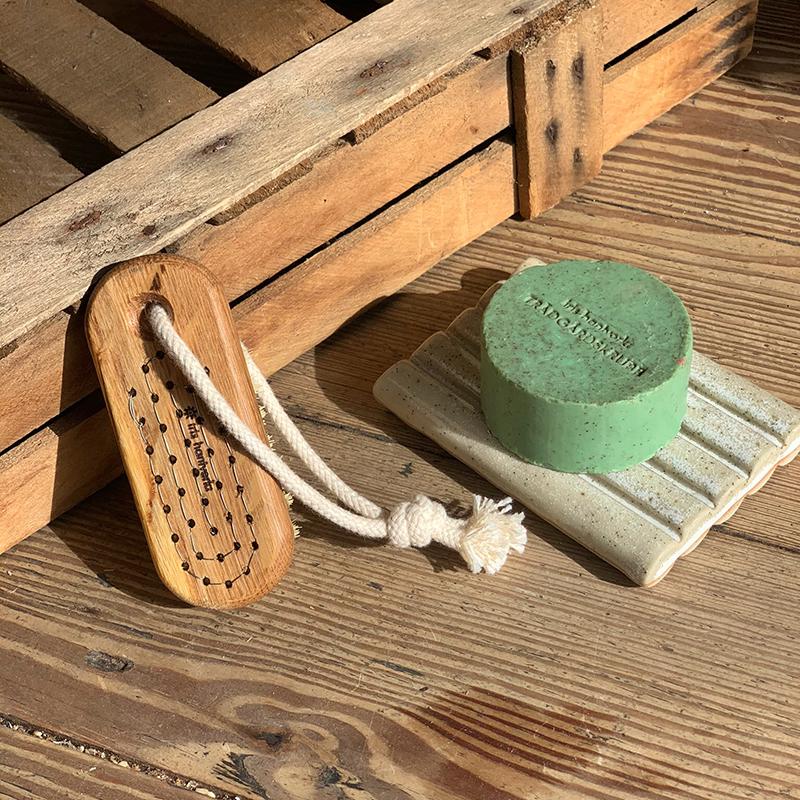 Nail Brush Lovisa With String by Iris Hantverk - THE PLANT SOCIETY ONLINE OUTPOST