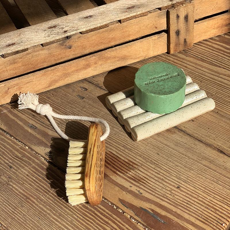 Nail Brush Lovisa With String by Iris Hantverk - THE PLANT SOCIETY ONLINE OUTPOST